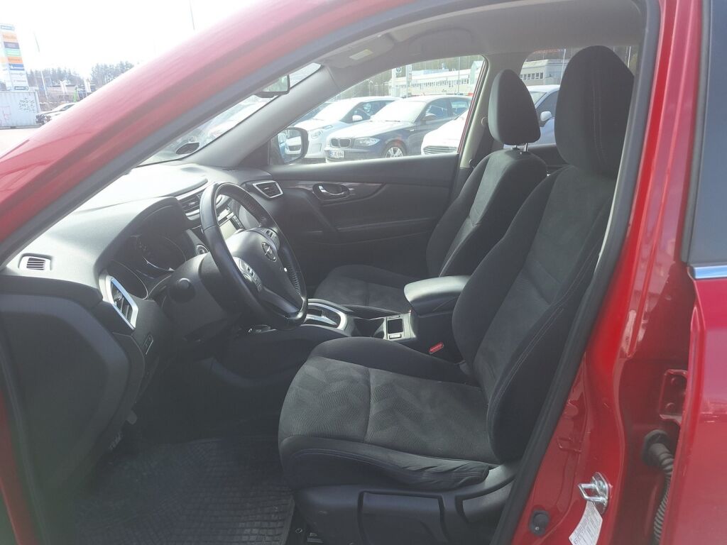Nissan X-Trail 2015 Punainen