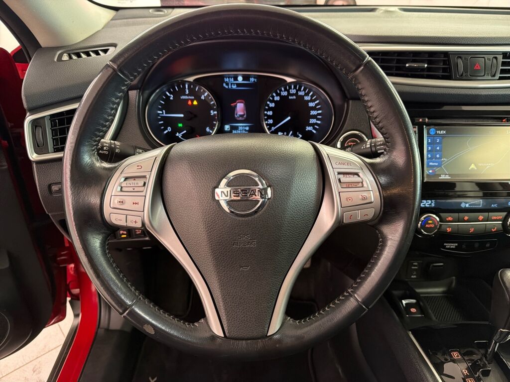 Nissan X-Trail 2015 Punainen