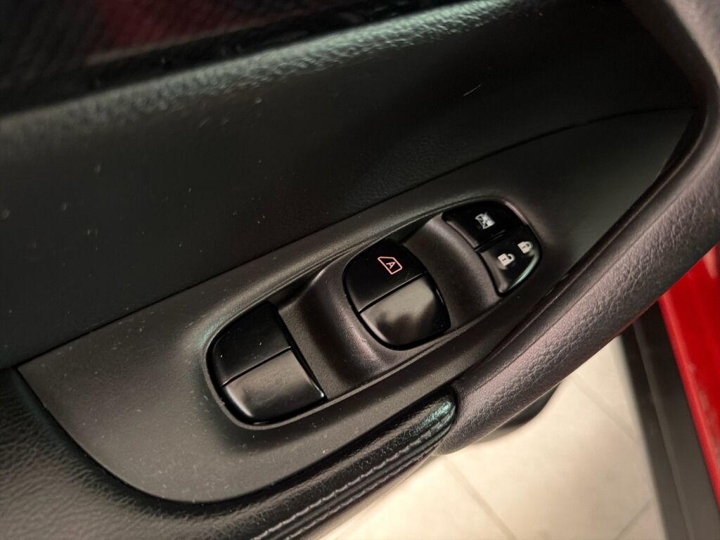 Nissan X-Trail 2015 Punainen