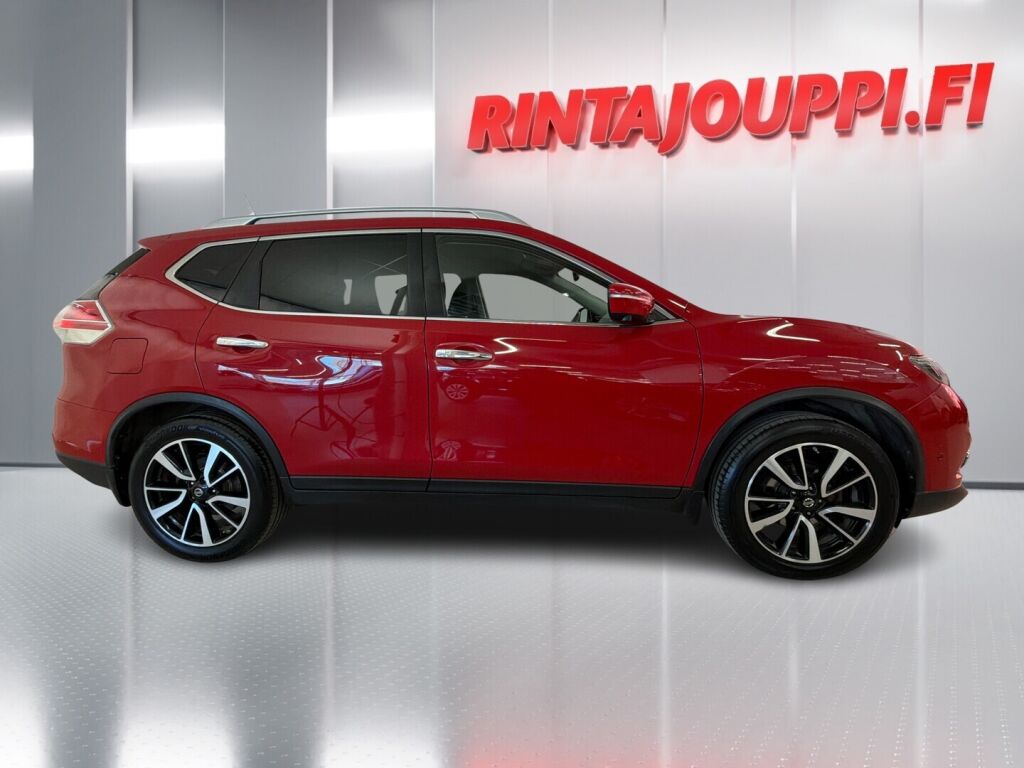 Nissan X-Trail 2015 Punainen