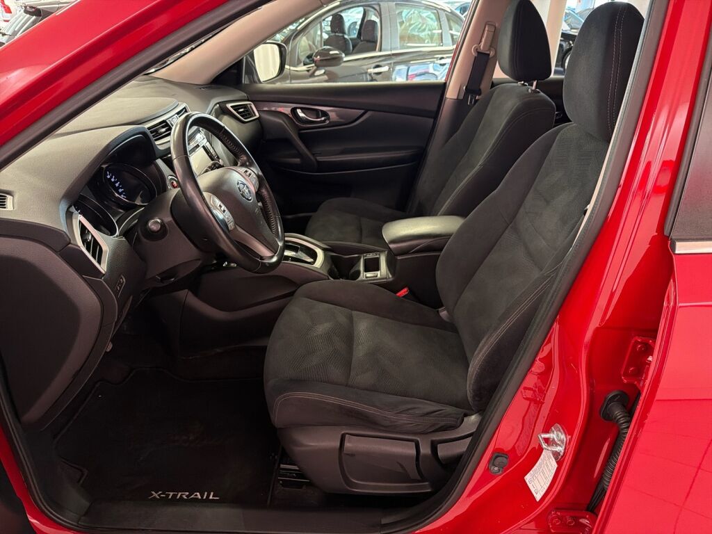 Nissan X-Trail 2015 Punainen