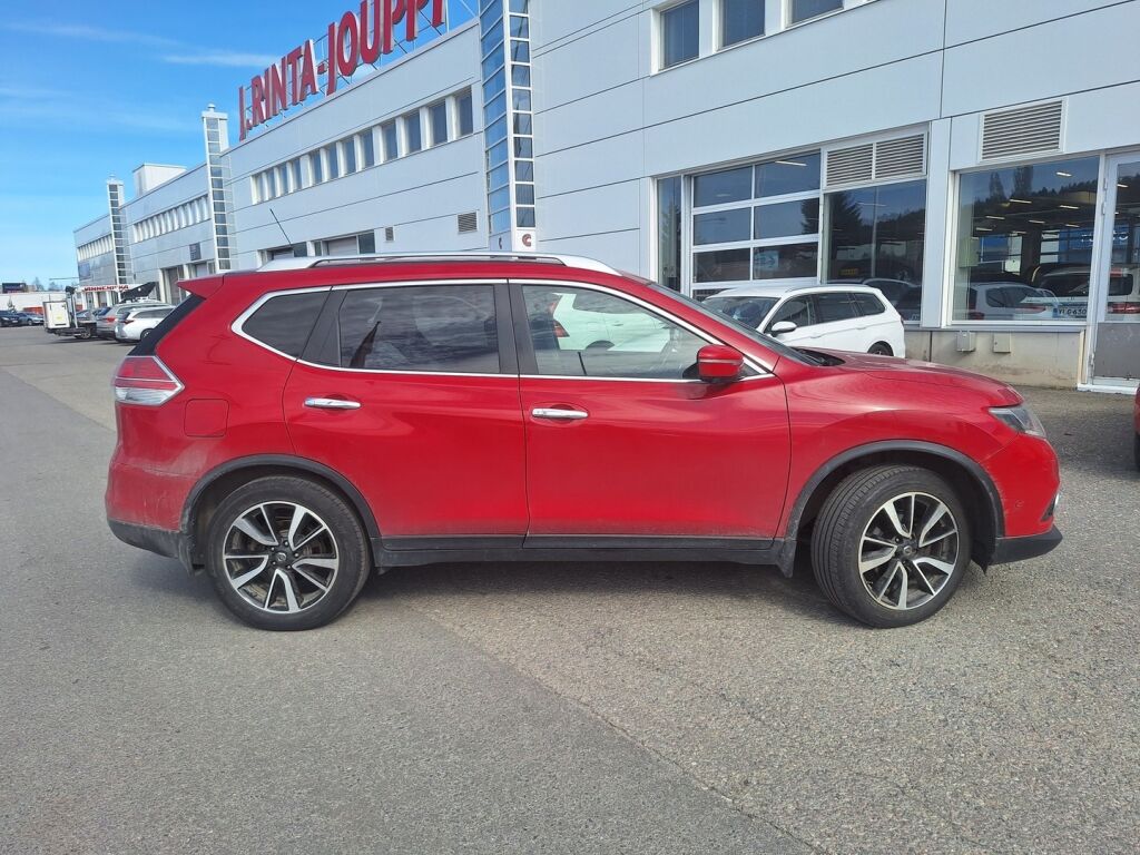 Nissan X-Trail 2015 Punainen