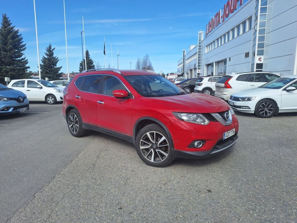 Nissan X-Trail 2015 Punainen
