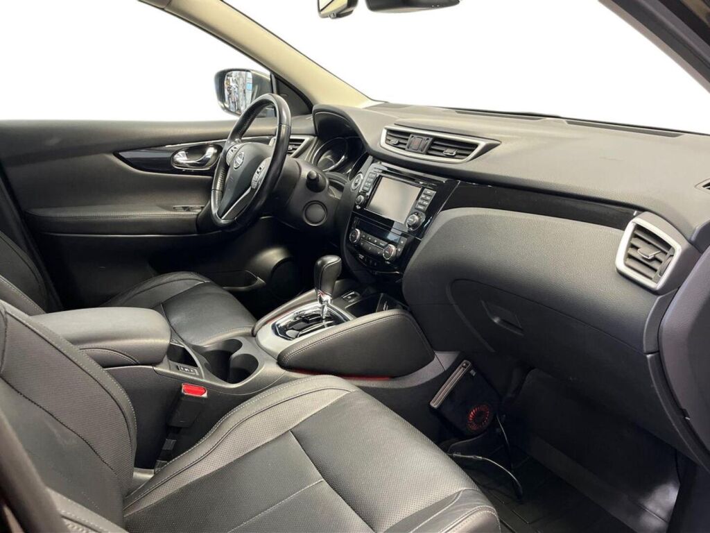 Nissan Qashqai 2015 Violetti