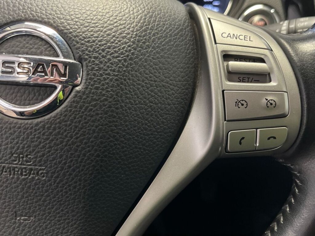 Nissan Qashqai 2015 Violetti