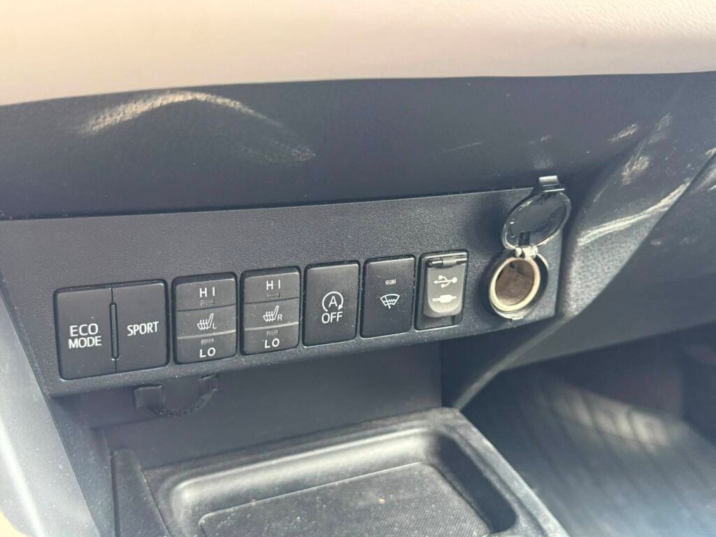 Toyota RAV4 2015 Valkoinen