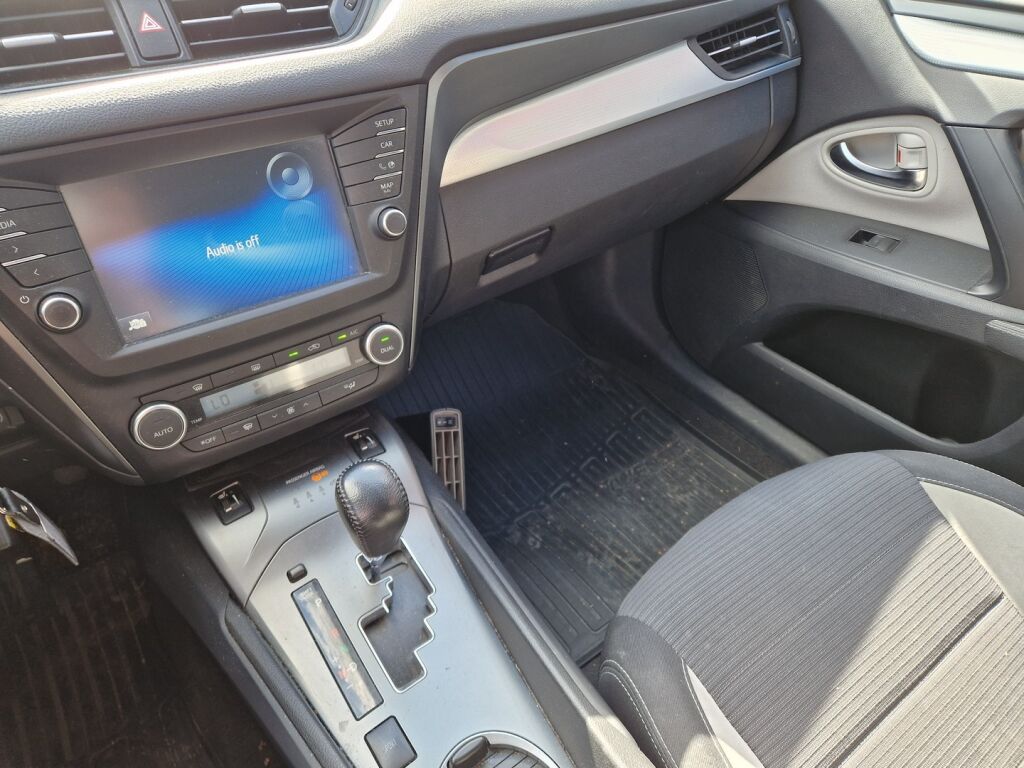 Toyota Avensis 2015 Harmaa