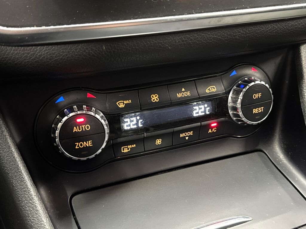Mercedes-Benz CLA 2016 Harmaa