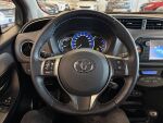 Toyota Yaris 2015 Punainen