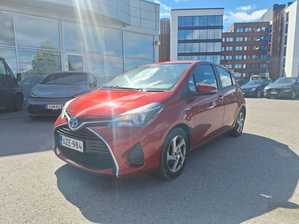 Toyota Yaris 2015 Punainen