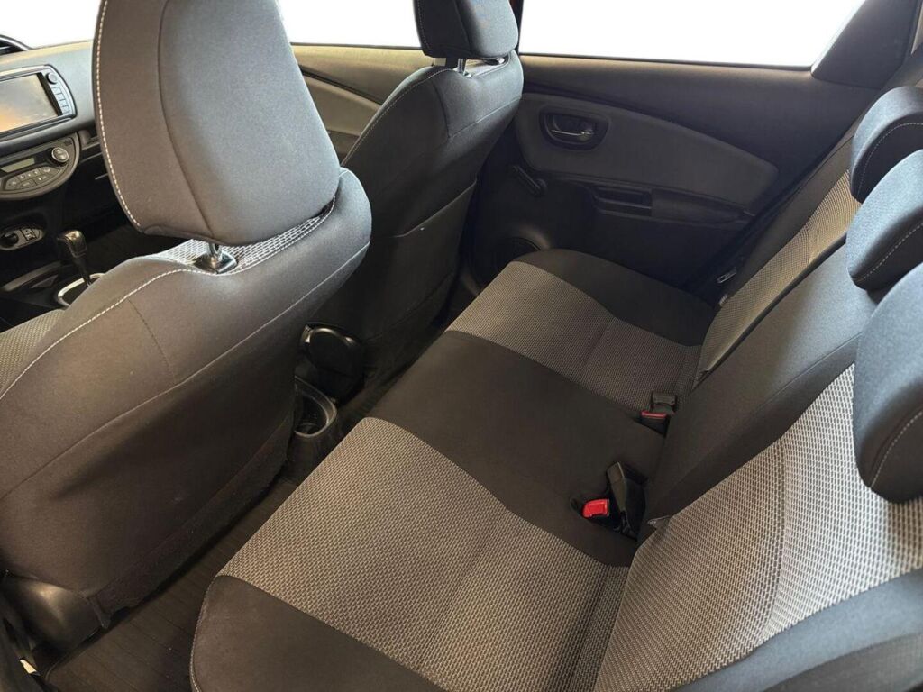 Toyota Yaris 2015 Punainen