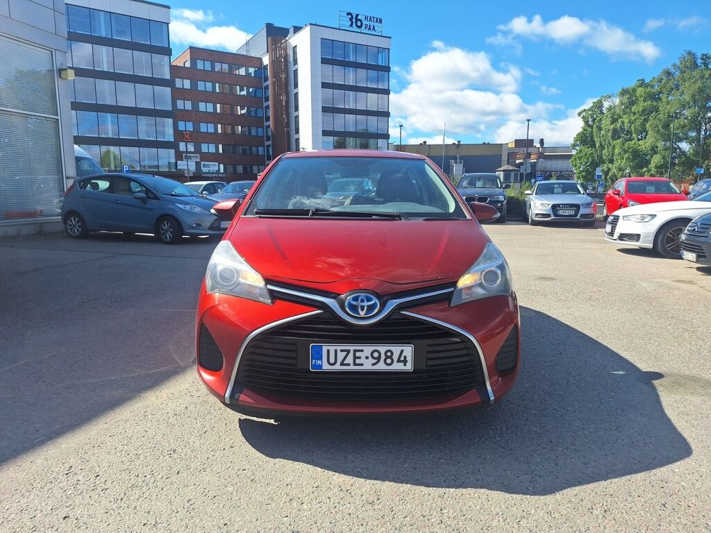 Toyota Yaris 2015 Punainen