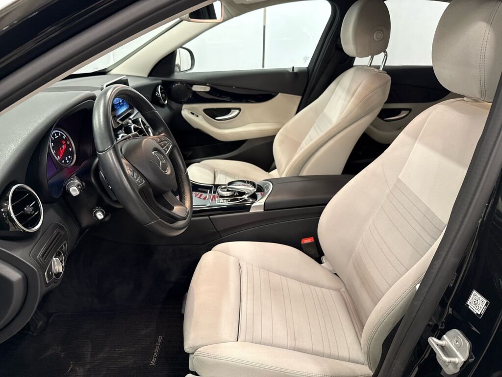 Mercedes-Benz C 2015 Musta