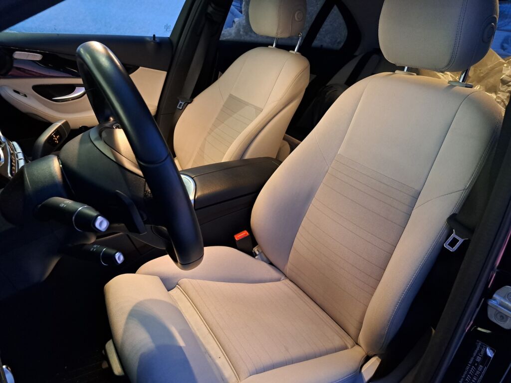 Mercedes-Benz C 2015 Musta