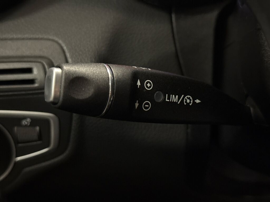 Mercedes-Benz C 2015 Musta