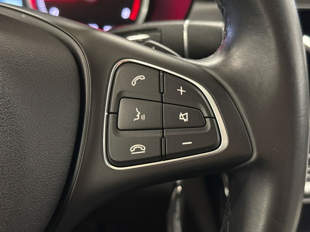 Mercedes-Benz C 2015 Musta