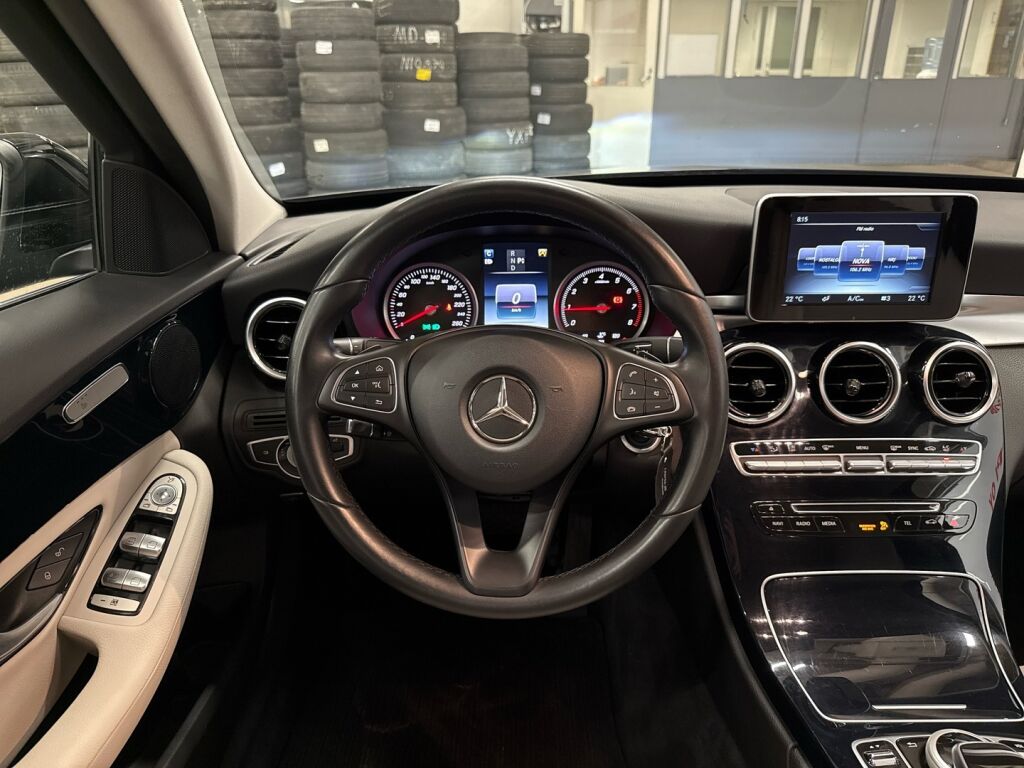 Mercedes-Benz C 2015 Musta