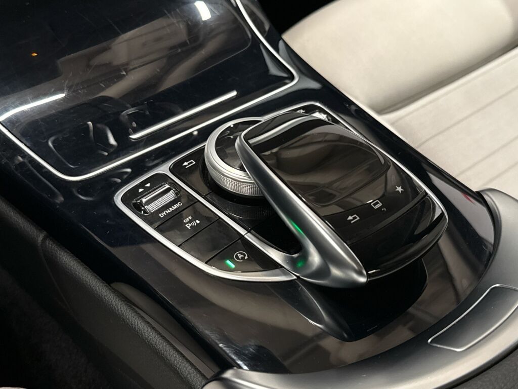 Mercedes-Benz C 2015 Musta