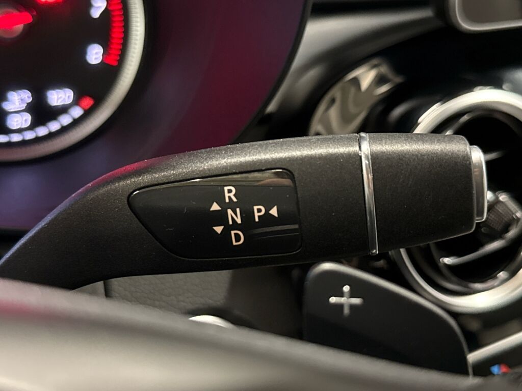 Mercedes-Benz C 2015 Musta