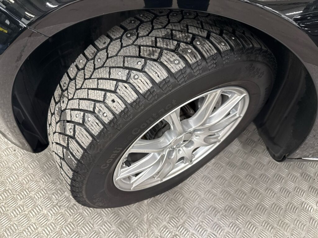 Mercedes-Benz C 2015 Musta