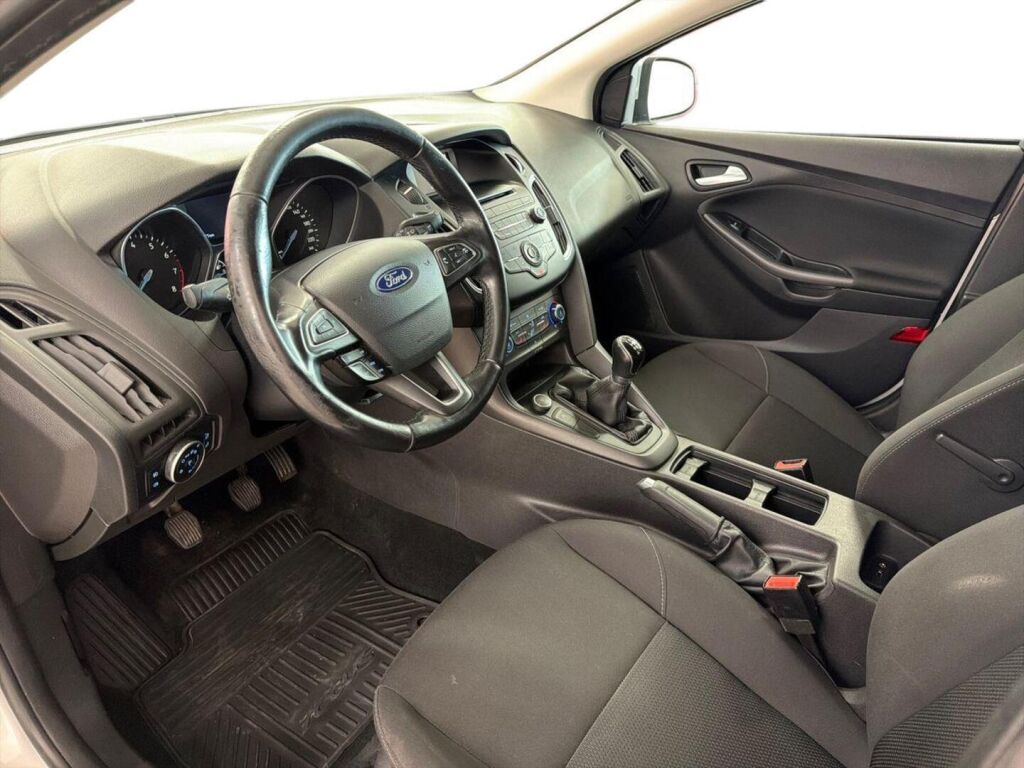 Ford Focus 2016 Harmaa