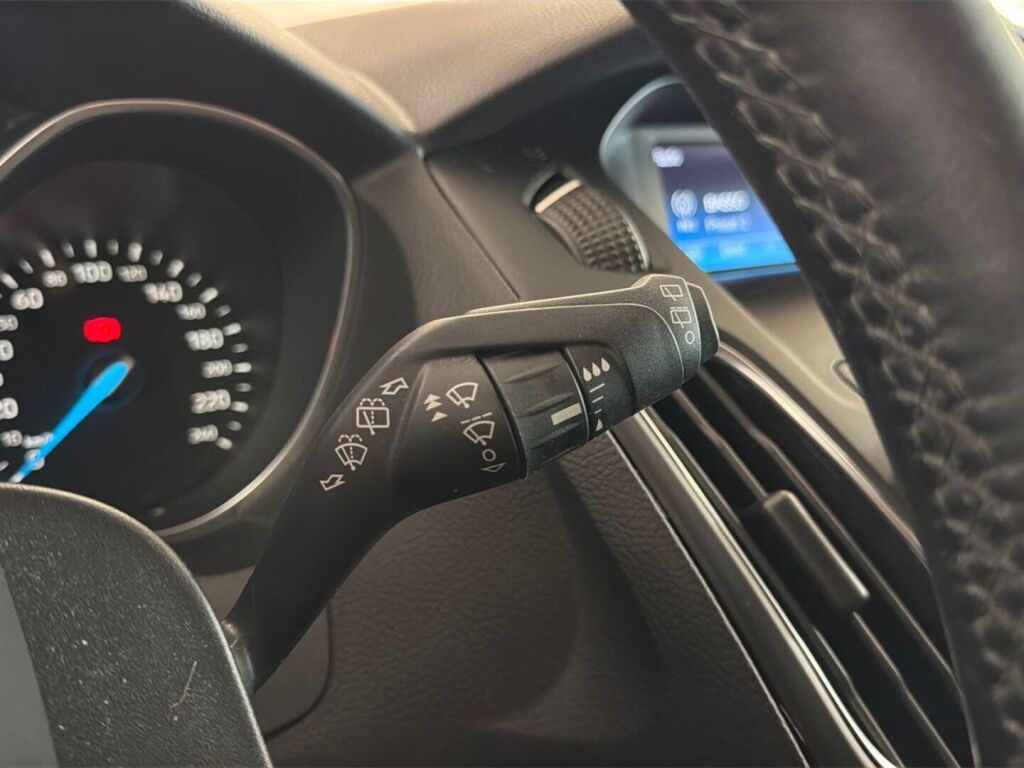 Ford Focus 2016 Harmaa