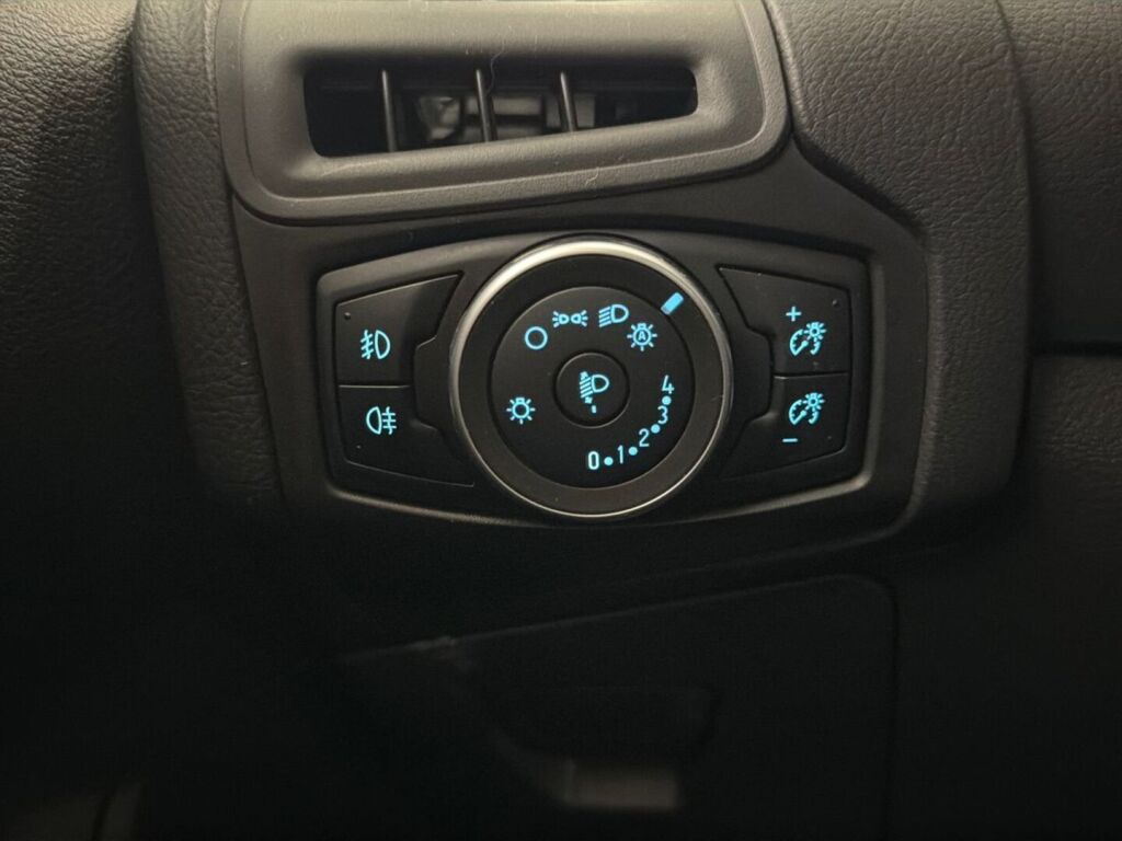 Ford Focus 2016 Harmaa
