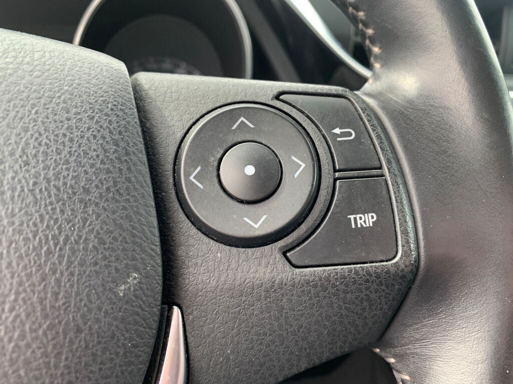 Toyota Auris 2015 Valkoinen