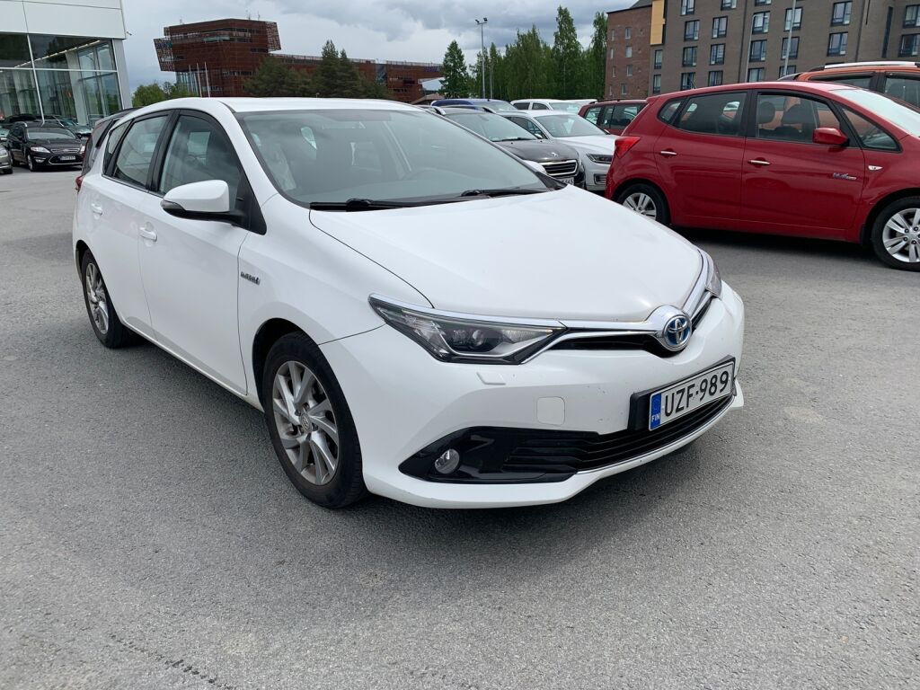 Toyota Auris 2015 Valkoinen