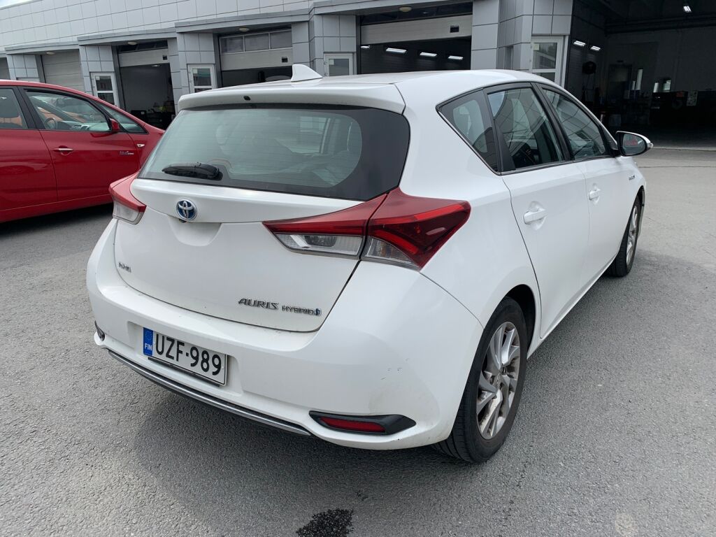 Toyota Auris 2015 Valkoinen
