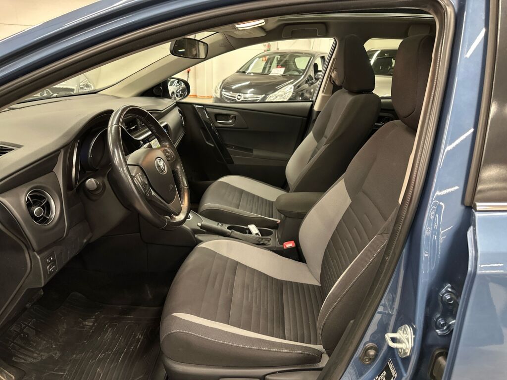 Toyota Auris 2016 Sininen