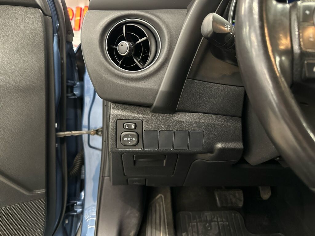 Toyota Auris 2016 Sininen