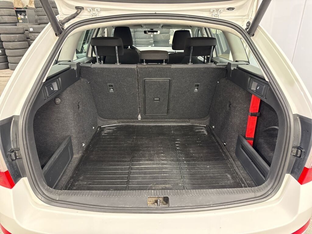 Skoda Octavia 2016 Valkoinen