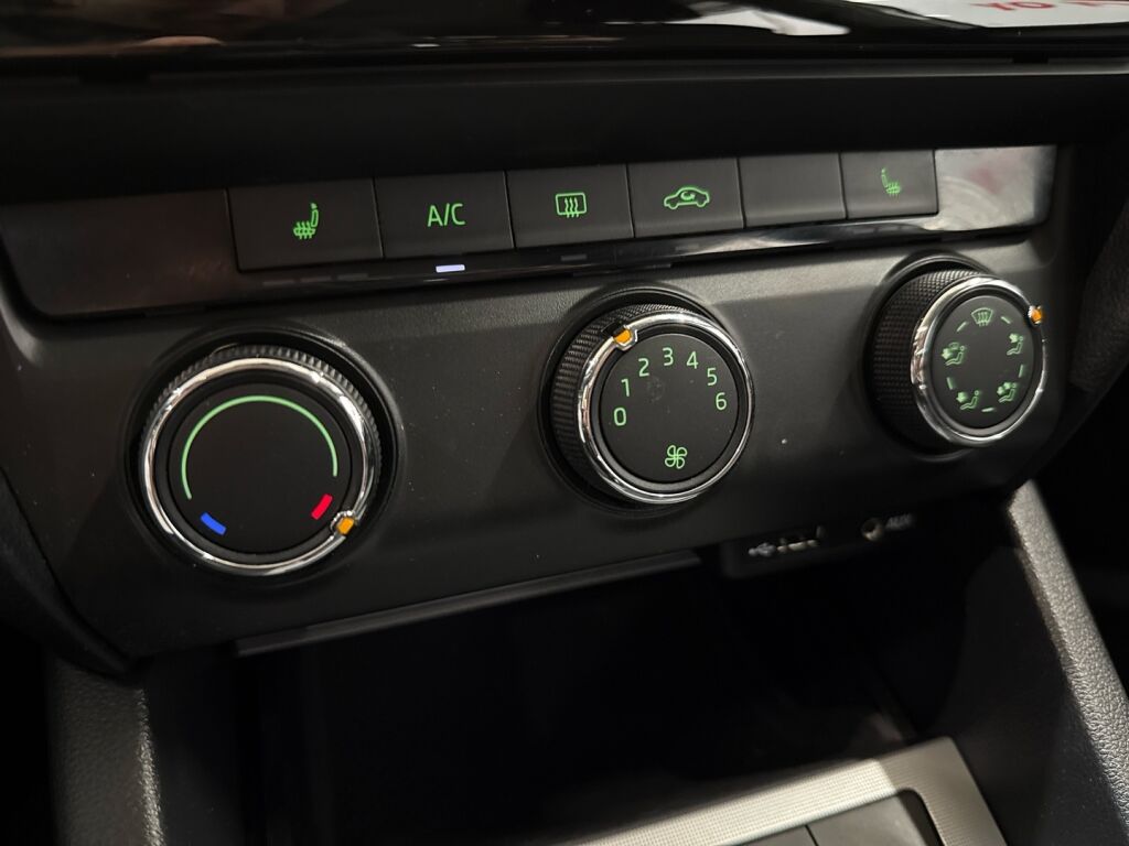 Skoda Octavia 2016 Valkoinen