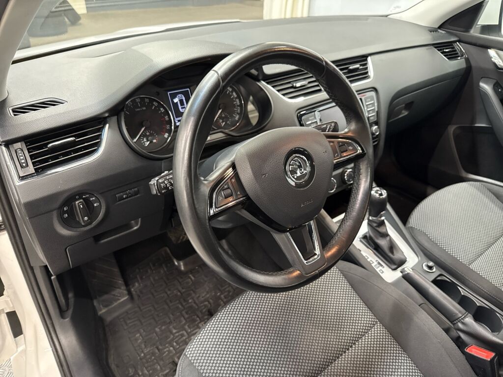 Skoda Octavia 2016 Valkoinen
