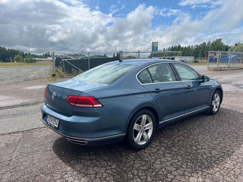 Volkswagen Passat 2017 Sininen