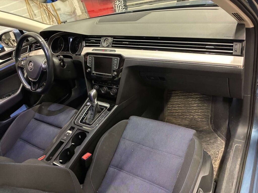 Volkswagen Passat 2017 Sininen