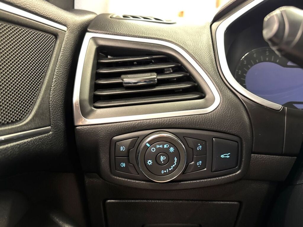 Ford Edge 2016 Valkoinen