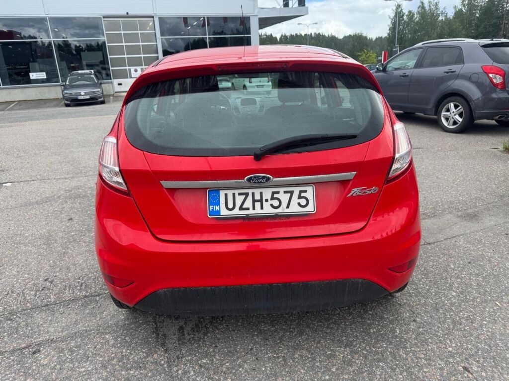 Ford Fiesta 2016 Punainen