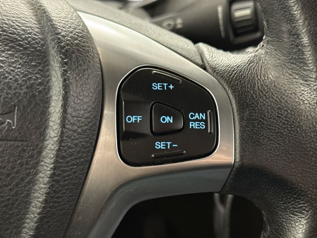 Ford Fiesta 2016 Punainen