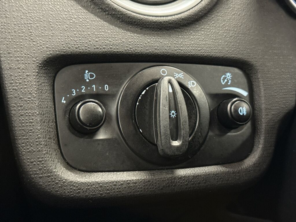 Ford Fiesta 2016 Punainen