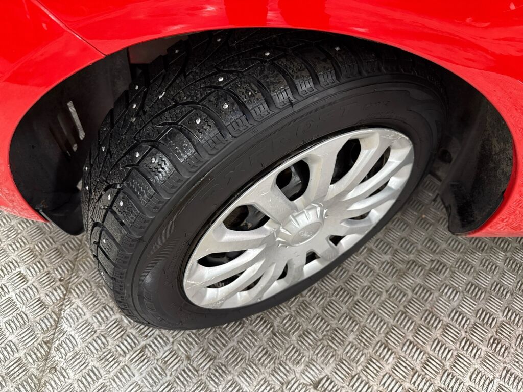 Ford Fiesta 2016 Punainen