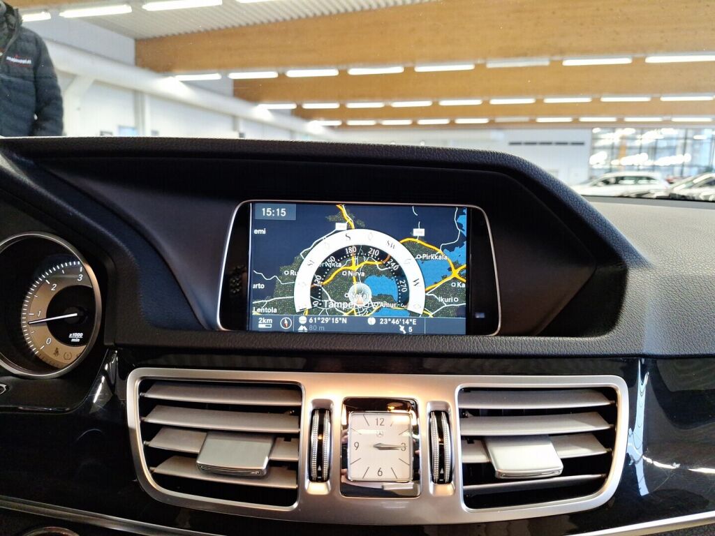 Mercedes-Benz E 2013 Musta