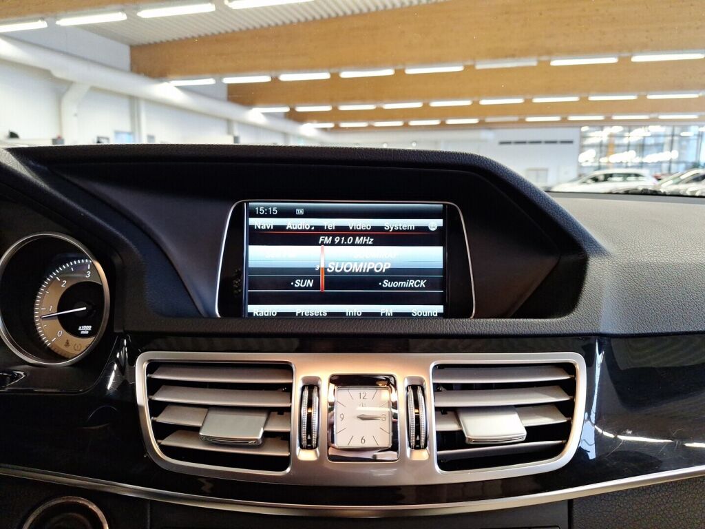 Mercedes-Benz E 2013 Musta