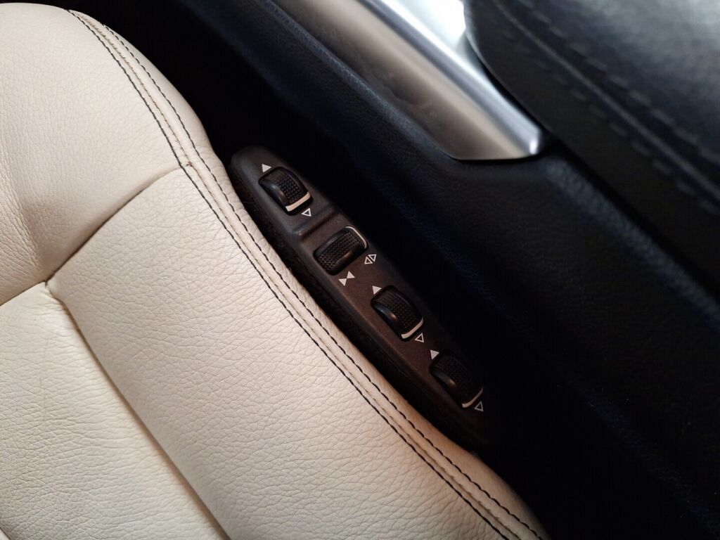 Mercedes-Benz E 2013 Musta