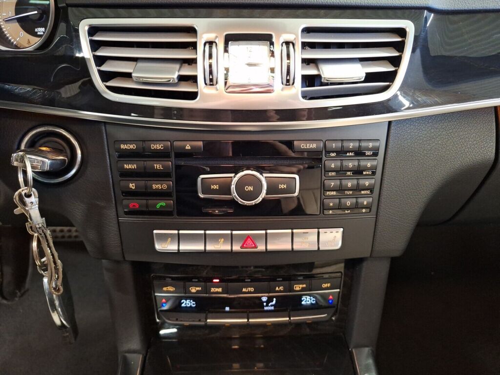 Mercedes-Benz E 2013 Musta