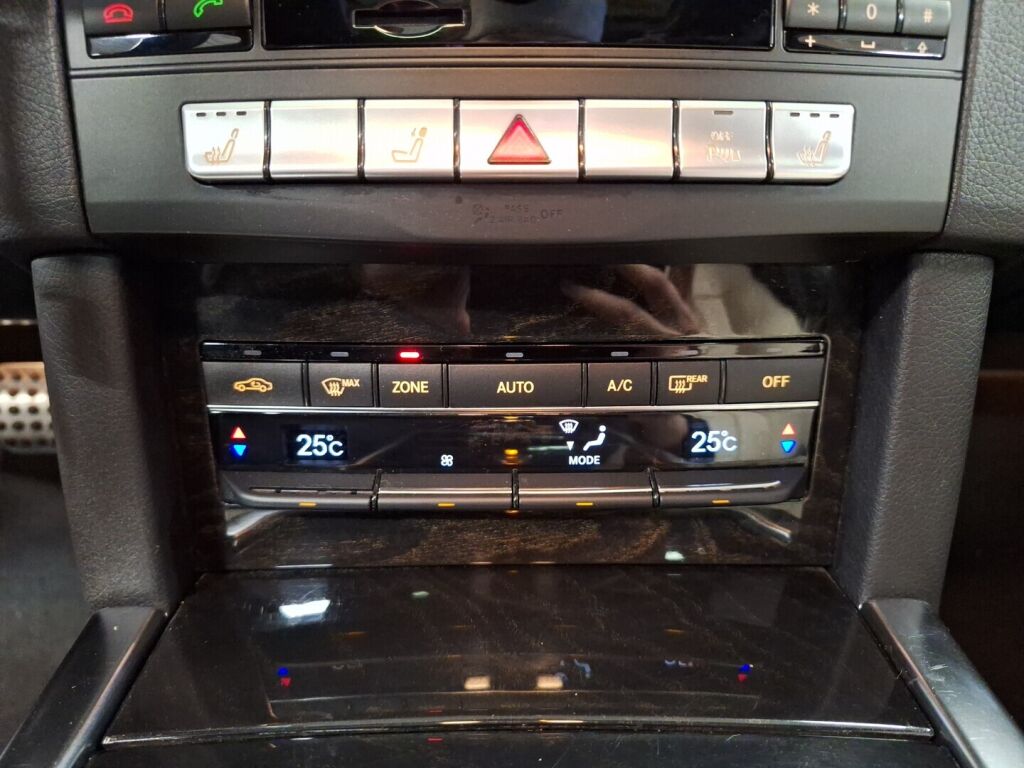 Mercedes-Benz E 2013 Musta