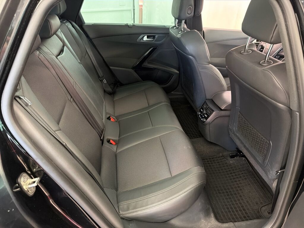 Peugeot 508 2016 Musta