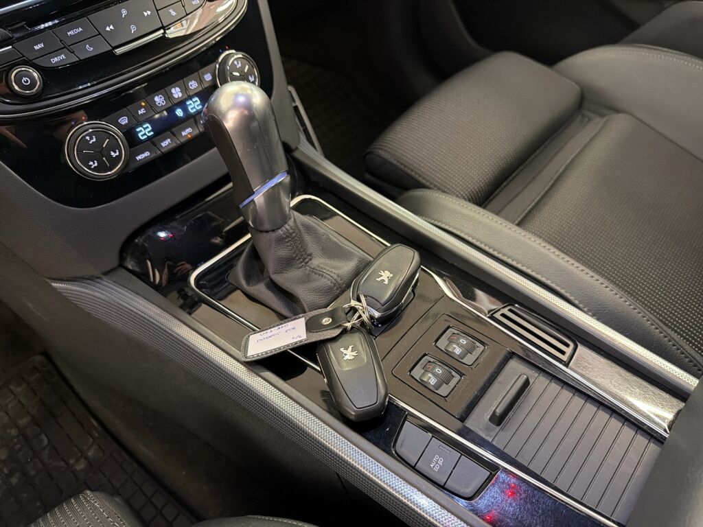 Peugeot 508 2016 Musta