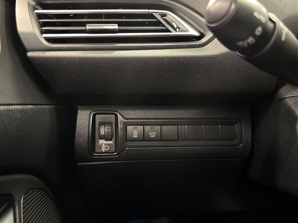 Peugeot 308 2017 Musta